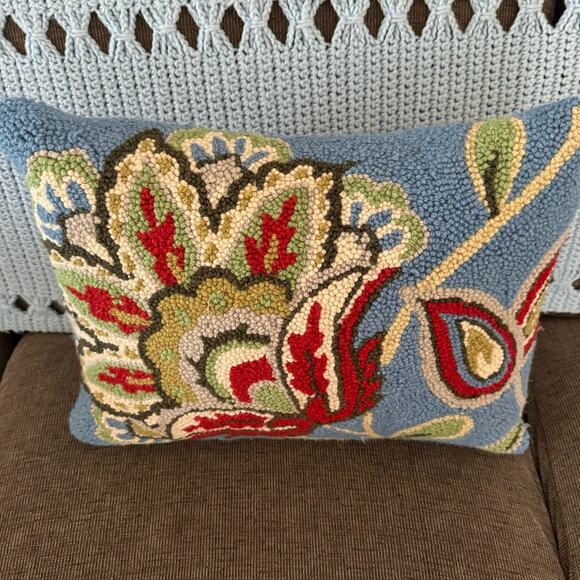 Jacobean Flower Wool Latch Hooked Pillow Blue Red 14x18" Cottage Core Country - Picture 3 of 11